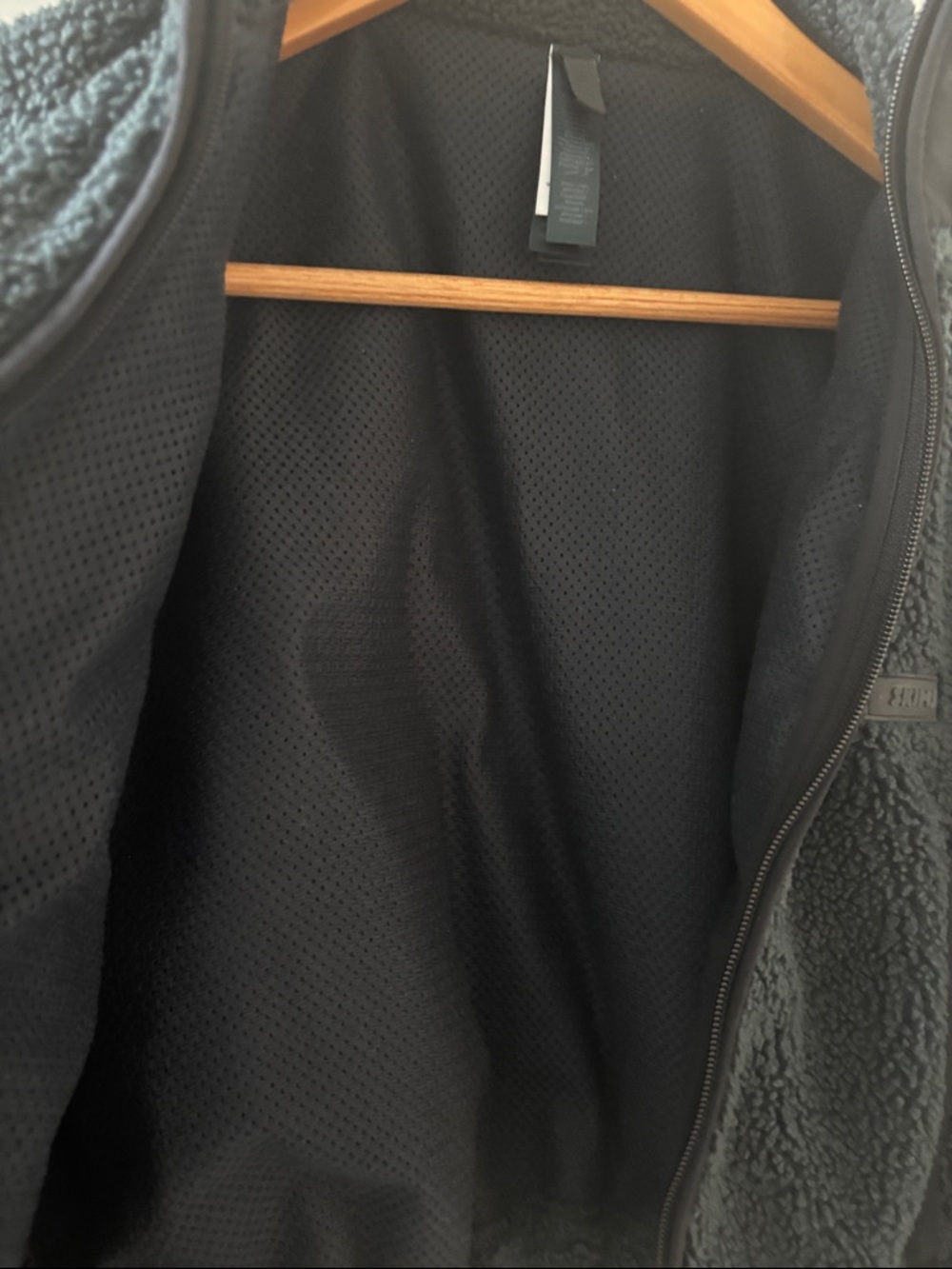 SKIMS Teddy Cropped Zip-Up Jacket - Picture 11 of 11
